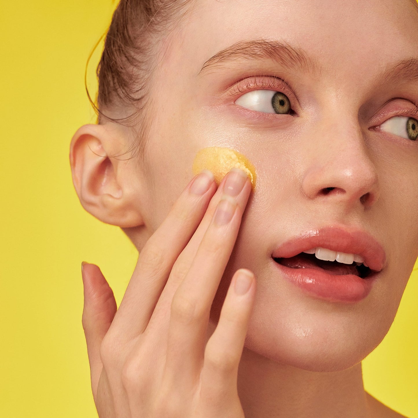 EQQUALBERRY Vitamin Illuminating Serum 30ml at Embé Skin Korean and Japanese Beauty Skincare