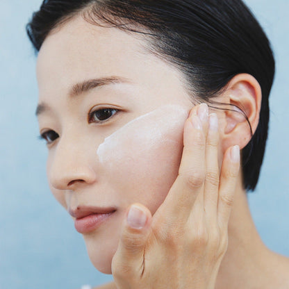 Illiyoon Ceramide Ato Soothing Gel 175ml at Embé Skin Korean and Japanese Beauty Skincare