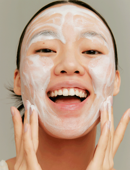 Innisfree Green Tea Amino Hydrating Cleansing Foam 150ml at Embé Skin Korean and Japanese Beauty Skincare